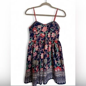 Band of Gypsies Juniors Size Medium Dress in Navy and Coral floral
